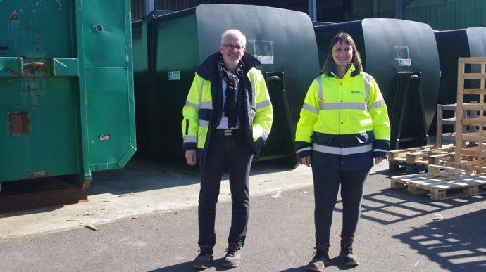 Jean-Noël Rivat, directeur des opérations, et Cynthia Noirez, responsable environnement : « Notre objectif est de réduire au mieux l’empreinte environnementale du groupe tout en cherchant à en diminuer le coût. »